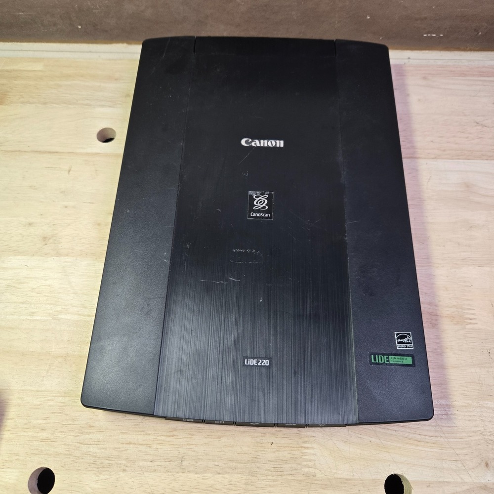 Canon CanoScan LiDE 220 Flatbed Color Image Photo Document Scanner